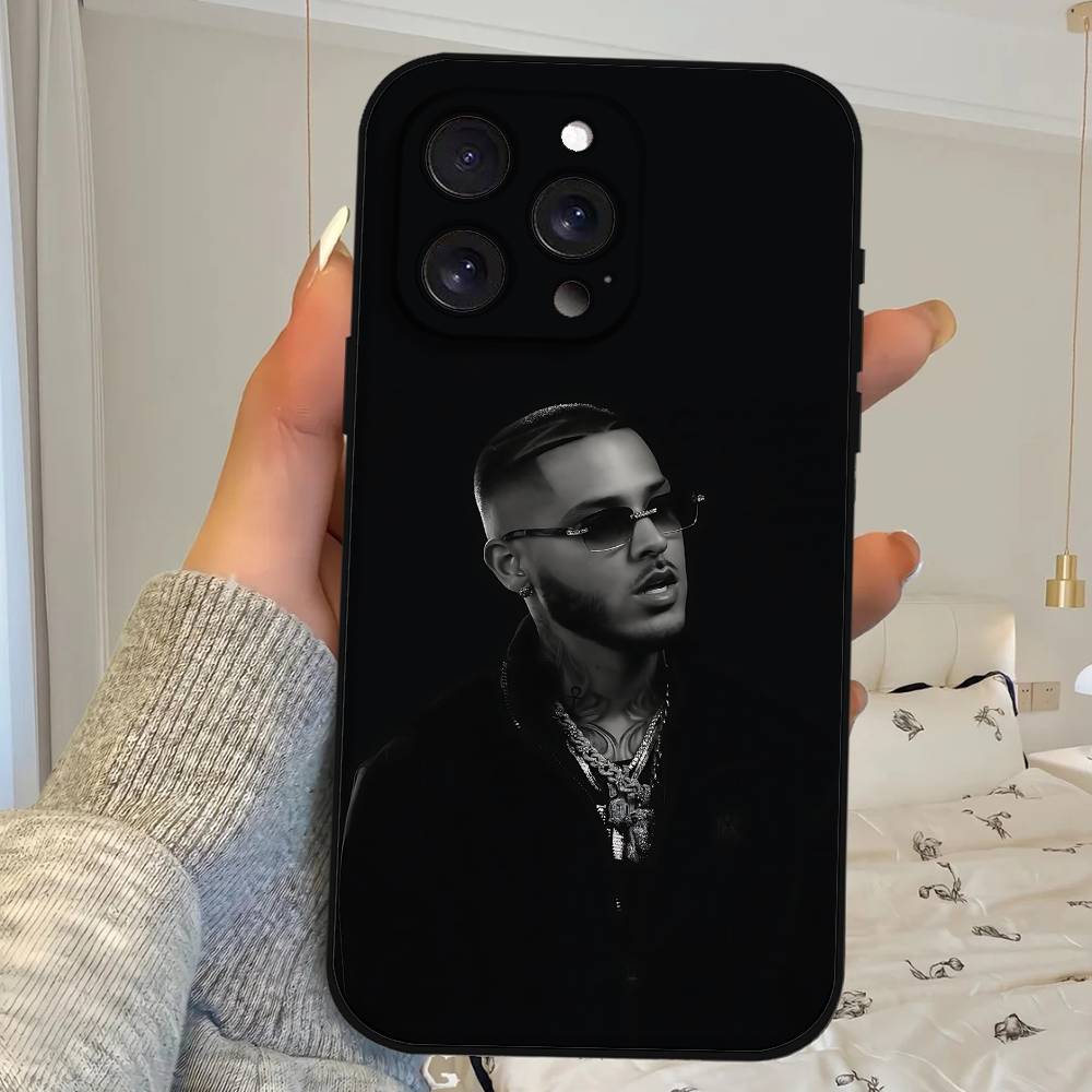 Capa de Silicone Preta Retrô E - Phone Cases Quirky avaliação e preço